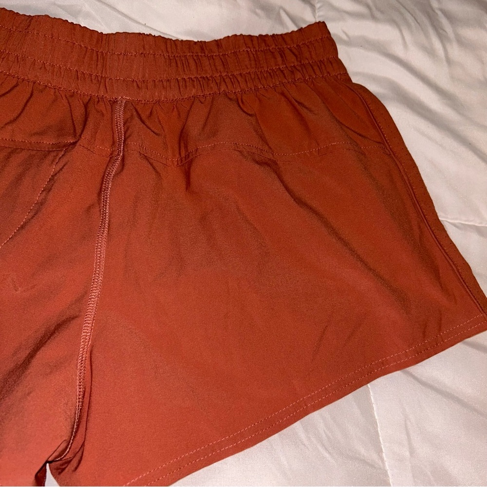 Vuori Dash Shorts - Picture 10 of 11